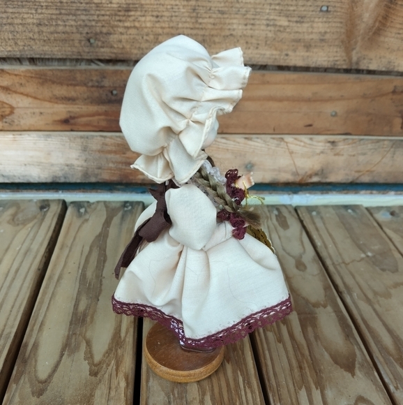 Vintage Big Eye Bradley's Wonderful World of Dolls Carrie Doll 80s - Picture 5 of 10